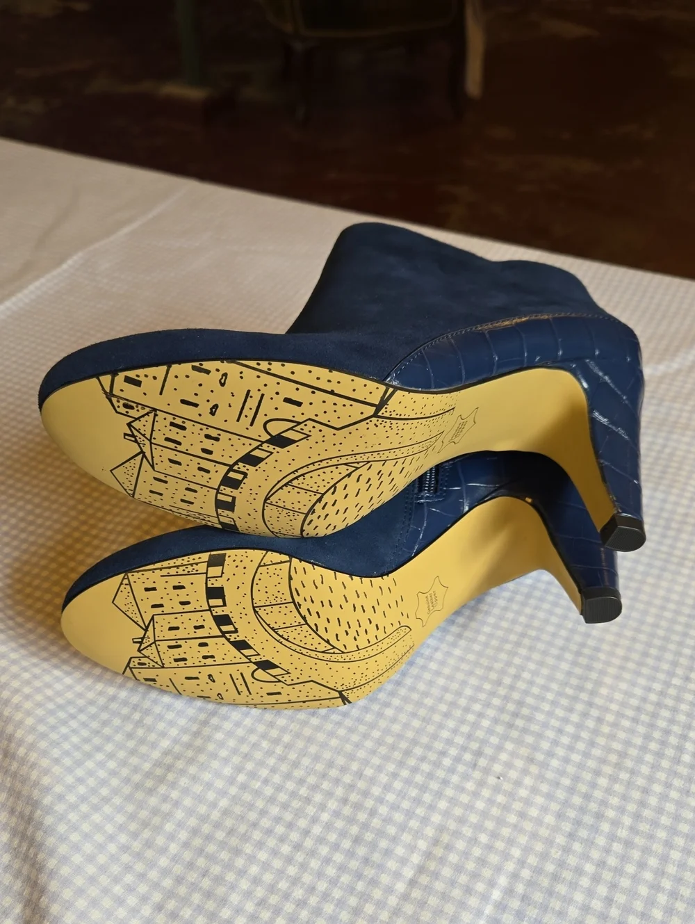 New In the Box, Bella Vita Women's Navy Suede Ankle Boots, Size 9